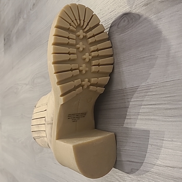 SPRING Square Heel Suede Boots - Picture 2 of 3